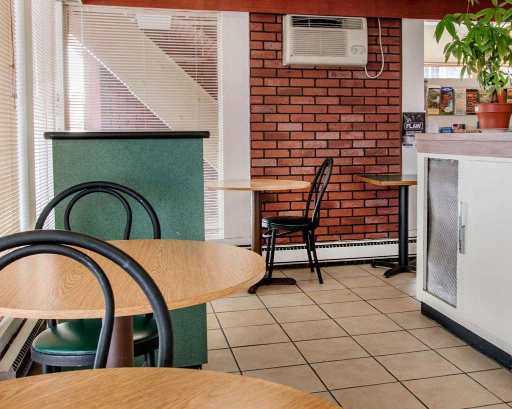 Econo Lodge Battle Creek Restoran gambar